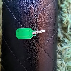 Eera 18K diamond and  green plate single earring like new originally $1390